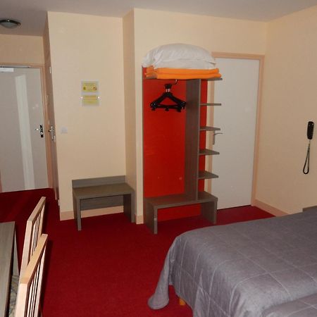 Logis Hotel Saint-Hubert Кур-Шеверни Стая снимка
