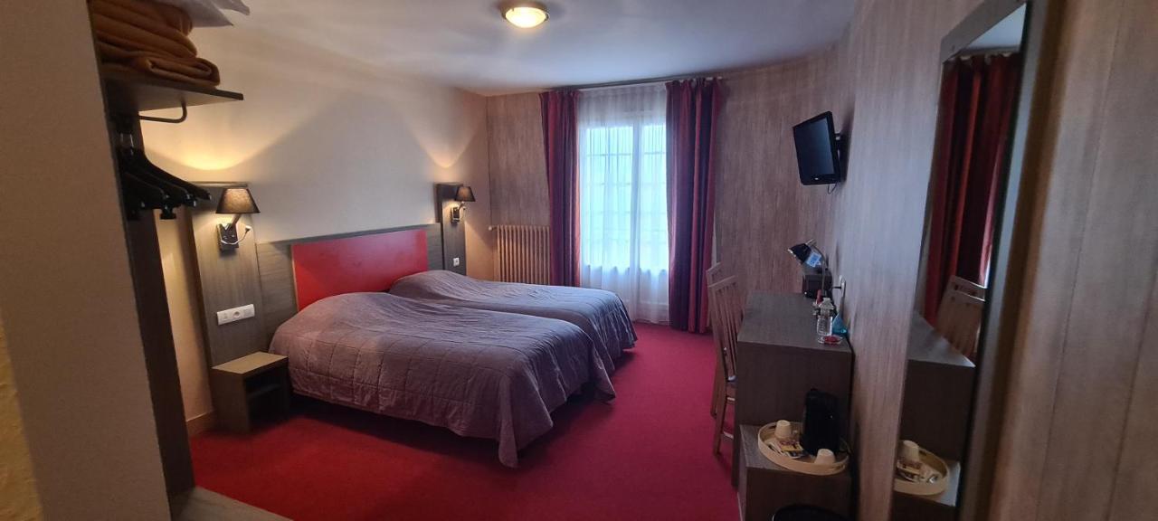 Logis Hotel Saint-Hubert Кур-Шеверни Екстериор снимка