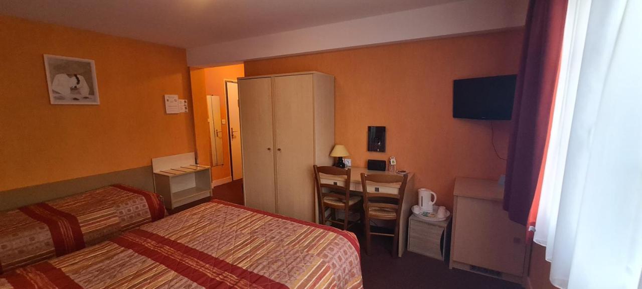 Logis Hotel Saint-Hubert Кур-Шеверни Екстериор снимка