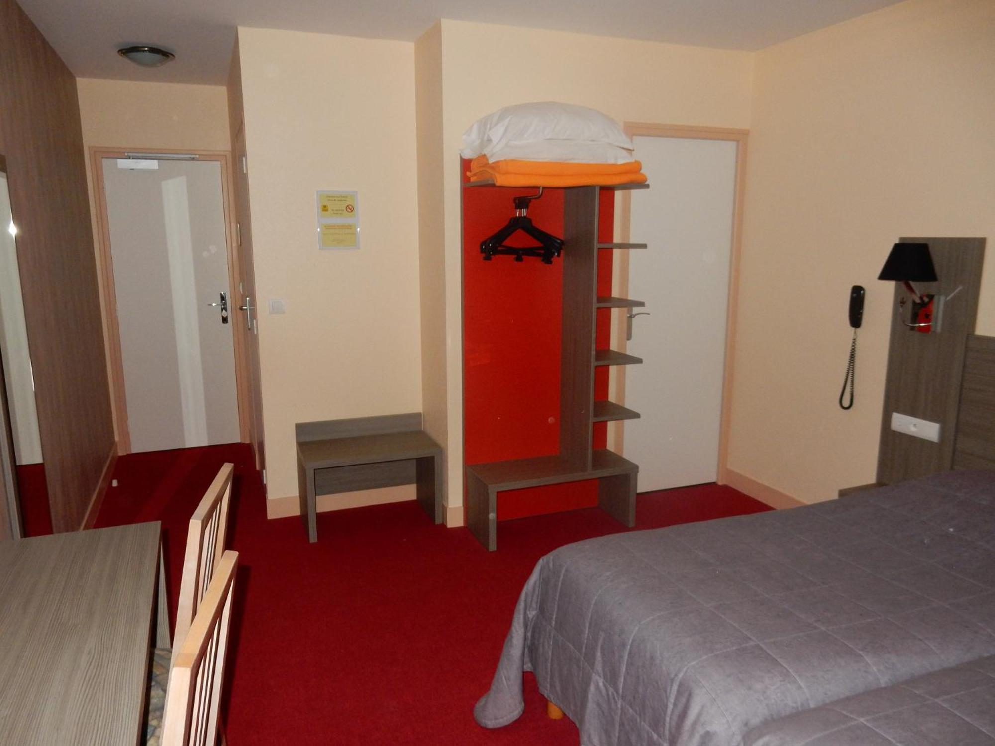 Logis Hotel Saint-Hubert Кур-Шеверни Стая снимка
