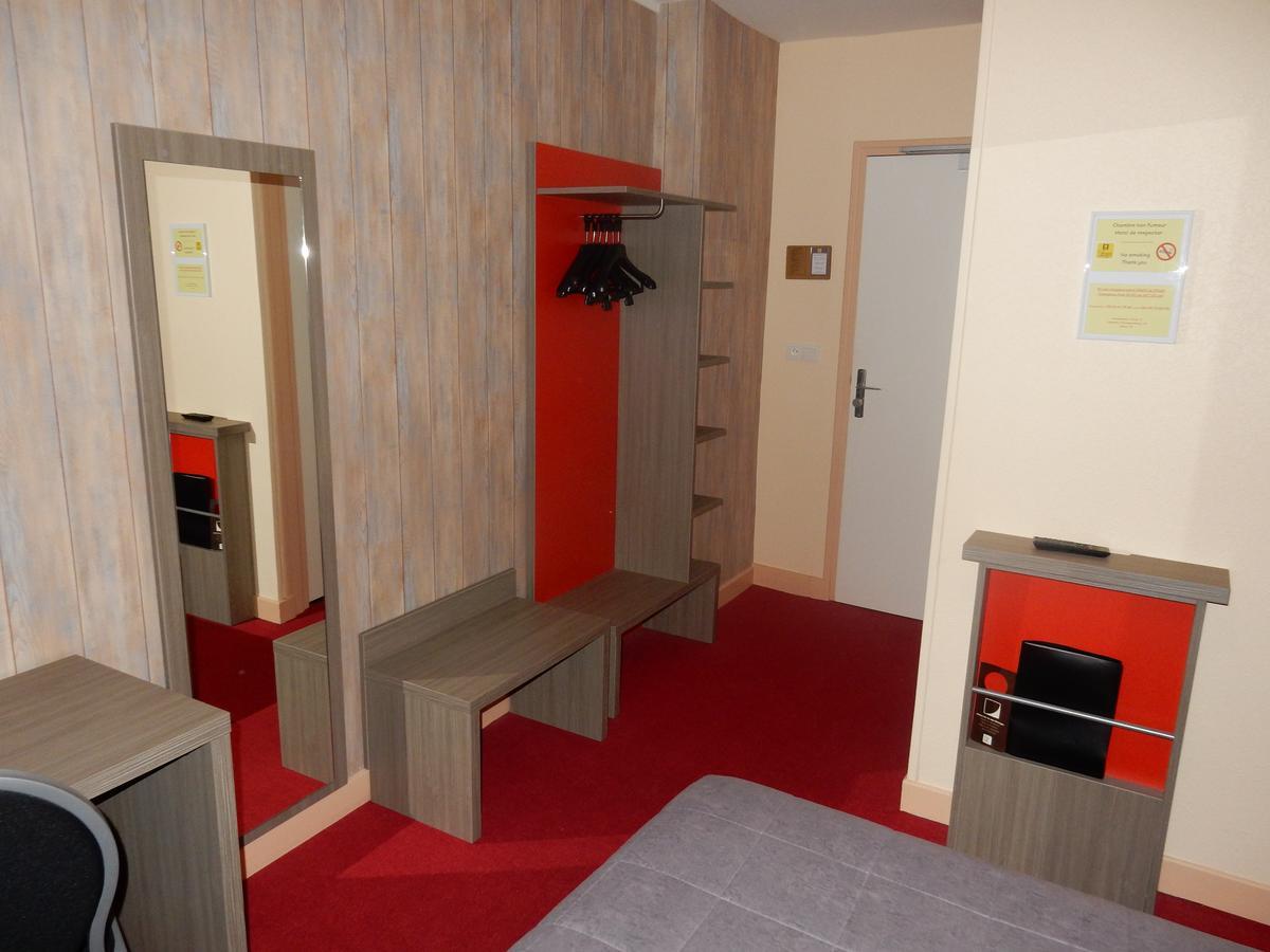 Logis Hotel Saint-Hubert Кур-Шеверни Екстериор снимка