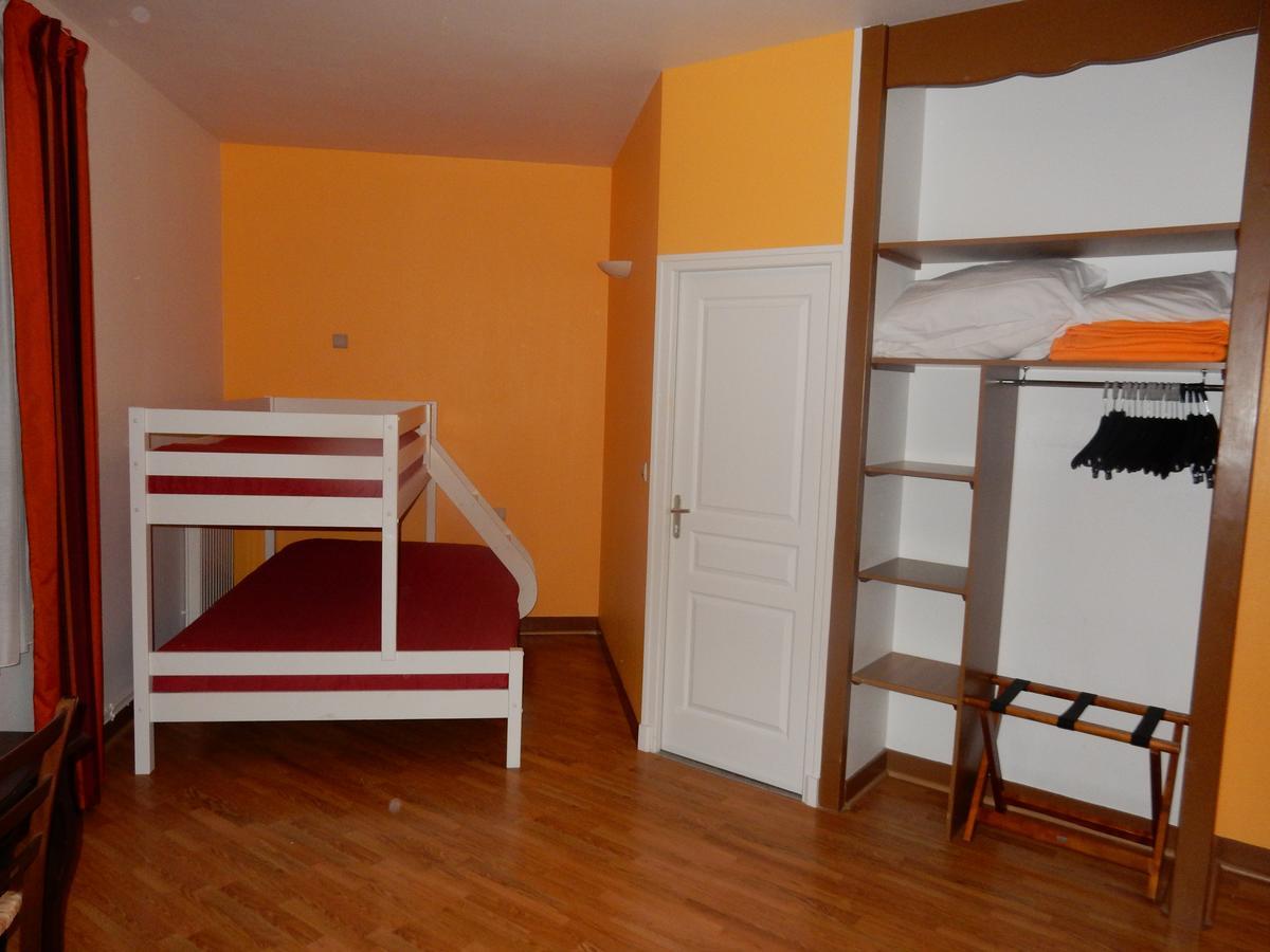 Logis Hotel Saint-Hubert Кур-Шеверни Екстериор снимка