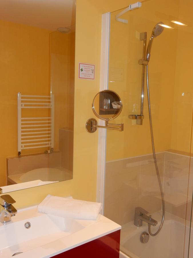 Logis Hotel Saint-Hubert Кур-Шеверни Екстериор снимка