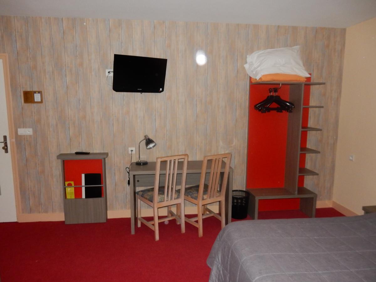 Logis Hotel Saint-Hubert Кур-Шеверни Екстериор снимка