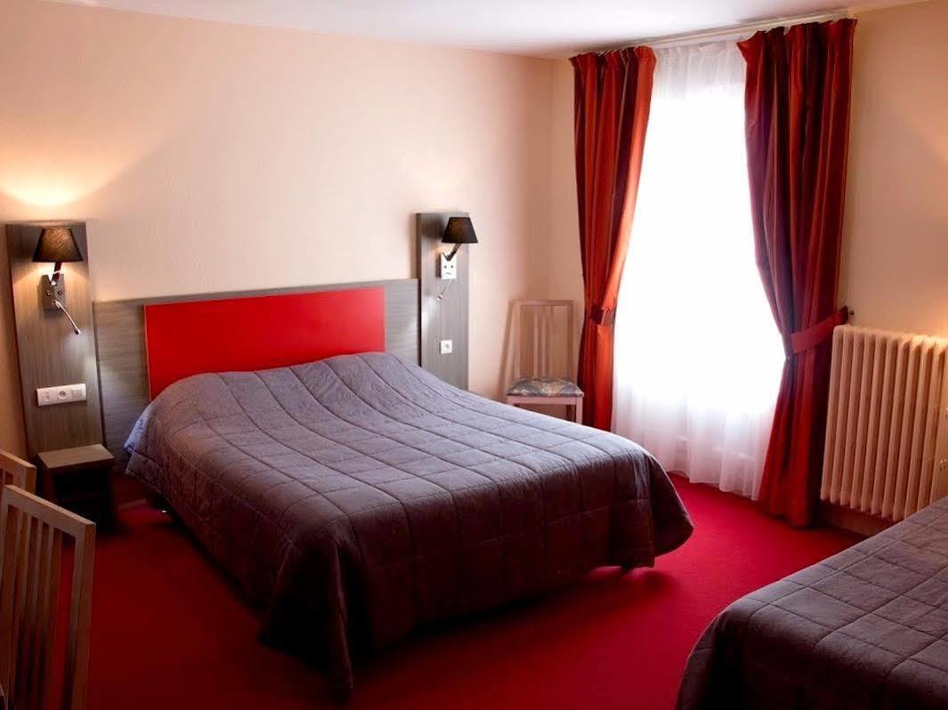 Logis Hotel Saint-Hubert Кур-Шеверни Екстериор снимка