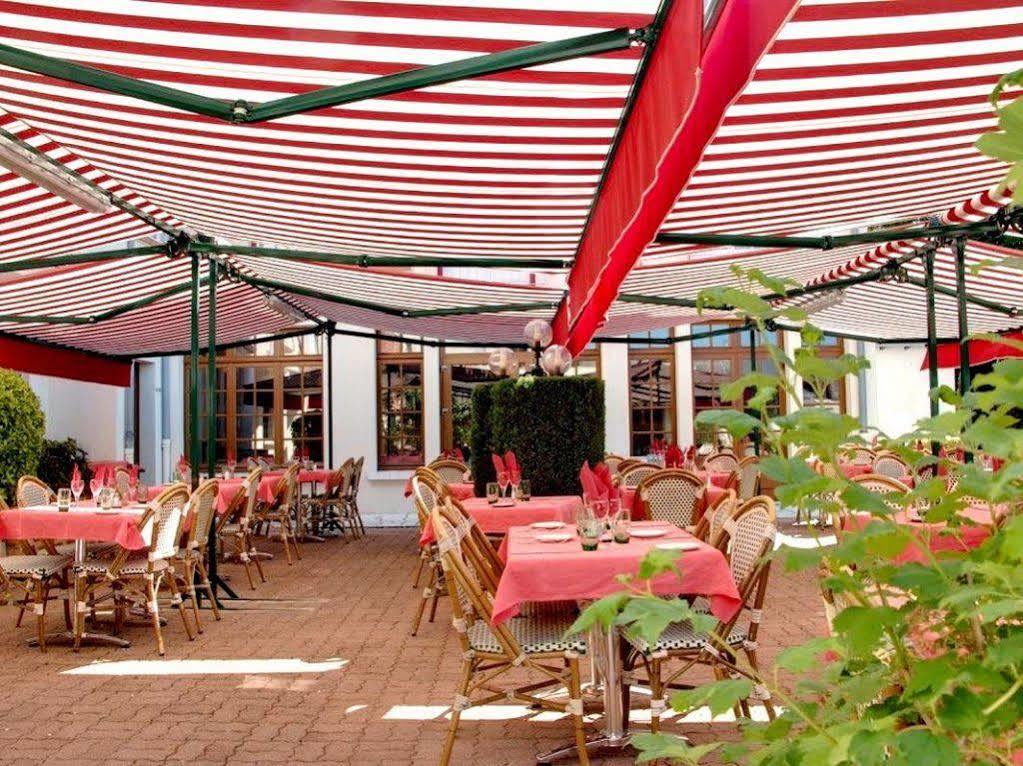 Logis Hotel Saint-Hubert Кур-Шеверни Екстериор снимка