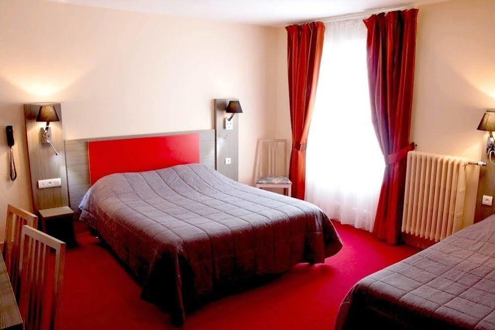Logis Hotel Saint-Hubert Кур-Шеверни Екстериор снимка